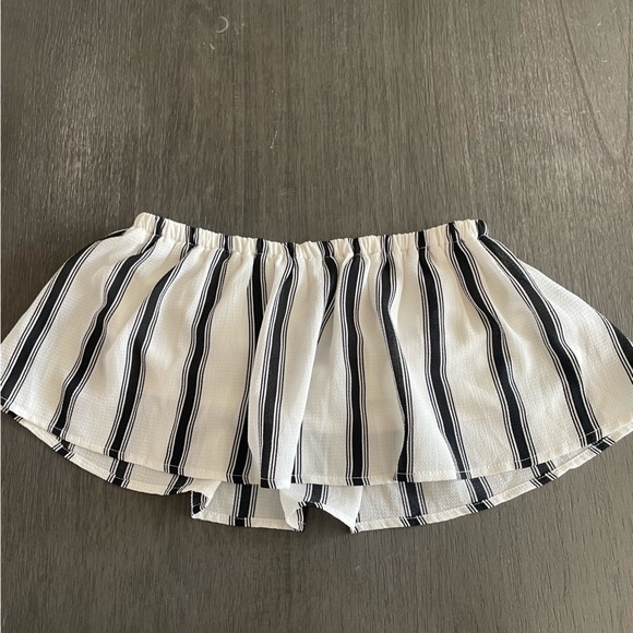 White and Black strapless top and pant set - Picture 2 of 10